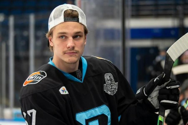 Нападающий минского "Динамо" вошел в топ лучших молодых игроков КХЛ