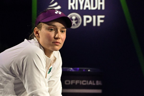 Экс-тренер Соболенко: "Елена Рыбакина! Срочно избавляйся от Стефано Вукова!"