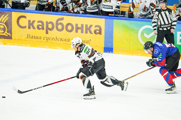 Солигорский "Шахтер" добыл пятую кряду победу в экстралиге