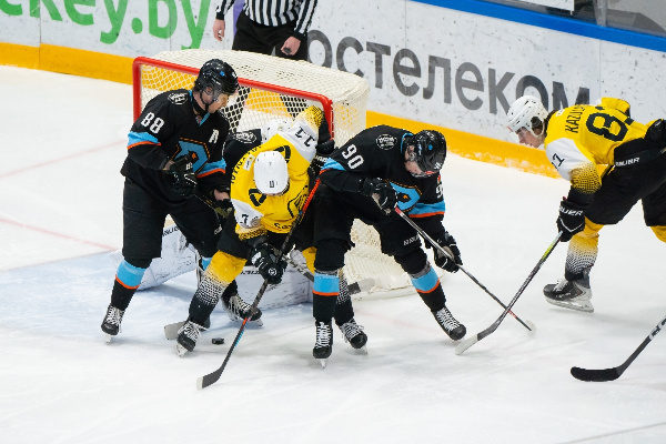 Бобруйский "Динамо-Шинник" потерпел третье поражение подряд в МХЛ