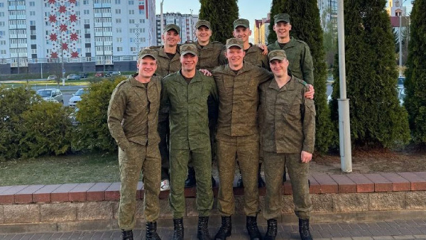 9 хоккеистов "Авиатора" прошли срочную службу ВС РБ