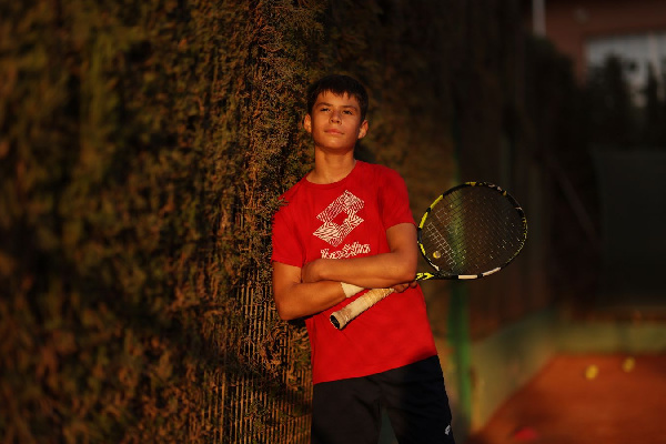 Младший брат Алькараса выиграл юниорский турнир U15 в Мурсии