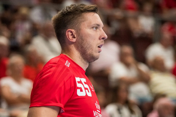 Правый крайний сборной Беларуси снова сможет играть за "Бенфику"