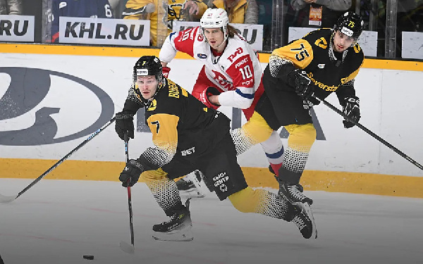 "Северсталь" Скоренова возглавила таблицу "Запада" после победы над "Локомотивом"