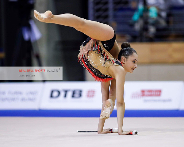 Алина Горносько завоевала еще две золотые награды на турнире во французском Тье