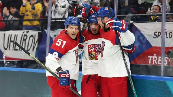 Сборная Чехии обыграла Данию и вышла в четвертьфинал Олимпиады-2026