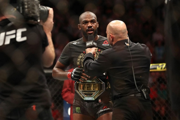 Хабиб назвал сканадльного Джона Джонса лучшим бойцом в истории UFC