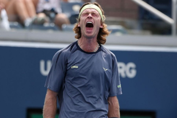 Рублев в пяти сетах одолел Вона и вышел в 1/8 финала на US Open 2025