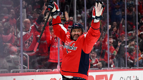 "Разбивается о невыразительный "Вашингтон": Губерниев — о рекордах Овечкина