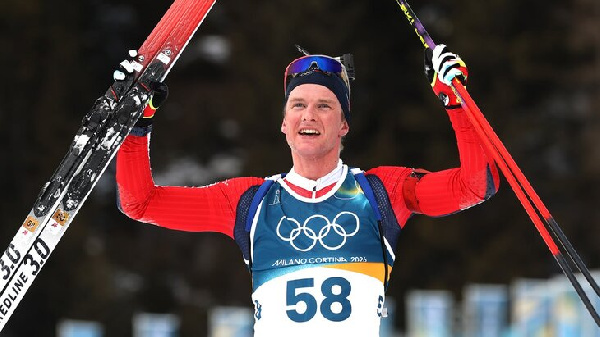 Олимпийский чемпион посвятил победу погибшему другу: Бьёрндален отреагировал