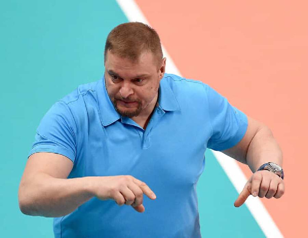 Владимир Алекно: "Мама обижается, когда слышит, но вырос на улице и воспитан был ей же"
