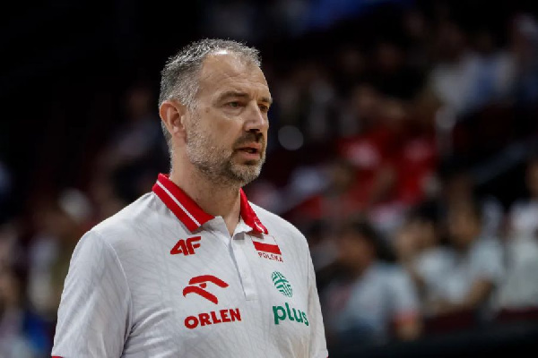 Тренер сборной Польши Грбич объяснил, почему не может назвать бронзу на ЧМ по волейболу успехом