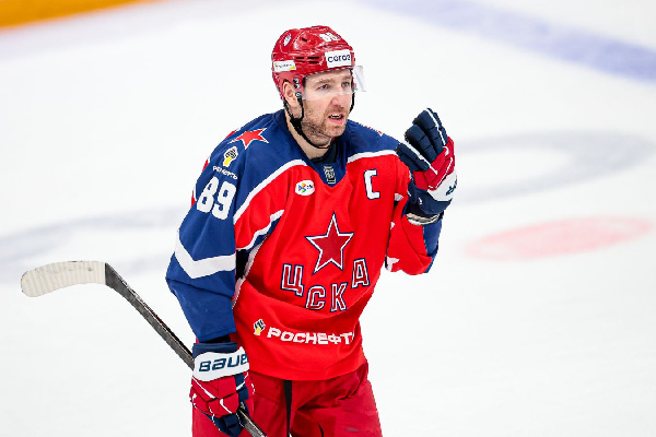 Нестеров из ЦСКА стал лучшим бомбардиром в истории плей-офф Кубка Гагарина среди защитников