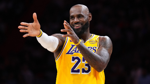 Леброн Джеймс повторил рекорд НБА