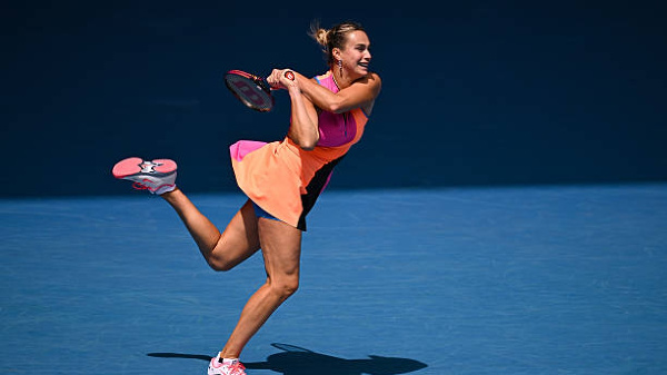 "Сломан палец": Потапова "убаюкивает" Соболенко в Мельбурне?