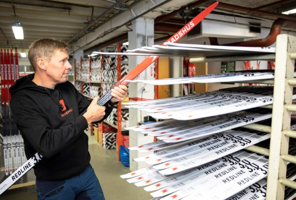 Известный производитель лыж остановил производство и сокращает сотрудников