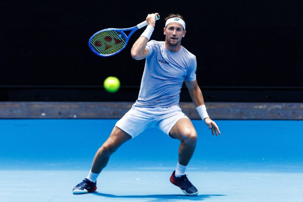 Шестая ракетка мира в тяжелой борьбе вышел во второй раунд Australian Open