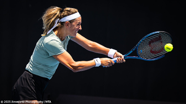 Виктория Азаренко сенсационно покидает Australian Open — 2025