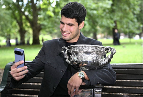 "Хотелось бы устроить праздник, но времени не было": Алькарас — о ночи после победы на Australian Open