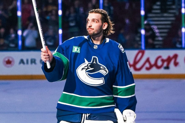 "Ванкувер" вызвал белорусского хоккеиста из фарм-клуба