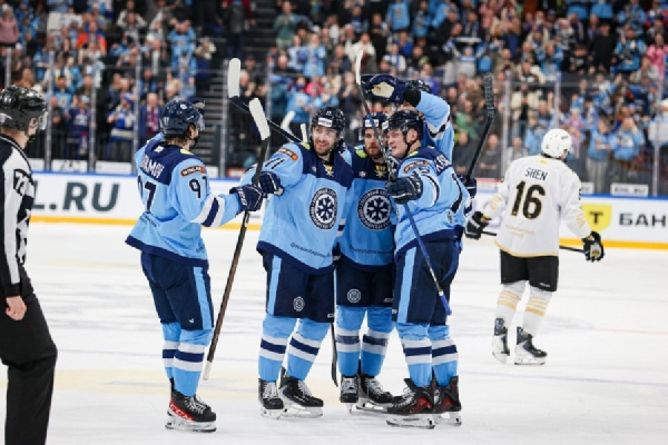 Ассист Сушко принес "Сибири" уверенную победу над "Адмиралом" без Дерябина