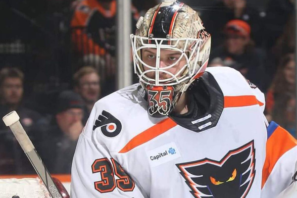 АХЛ: Алексей Колосов пропустил четыре шайбы за 11 минут