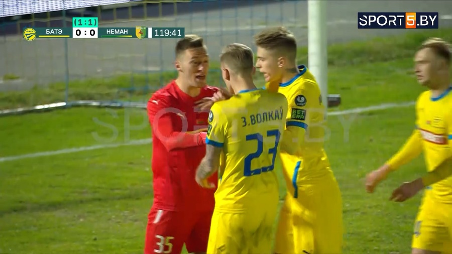 Видео стычки Кудравца и Волкова перед серией пенальти в матче БАТЭ — "Неман"