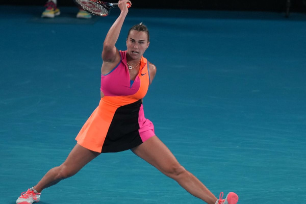 Завершился первый сет финального матча между Соболенко и Рыбакиной на AO-2026