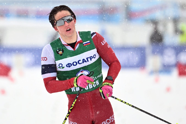 Коростелев и Непряева стартуют на Кубке мира: стали известны стартлисты спринтов в Давосе