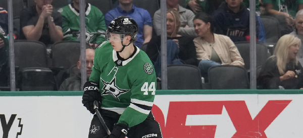 Веха для Колячонка: белорус ночь набрал первый балл в сезоне НХЛ