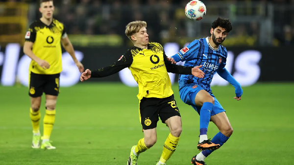 "Боруссия" в тяжелом матче обыграла аутсайдера: Итоги встреч воскресенья в Бундеслиге