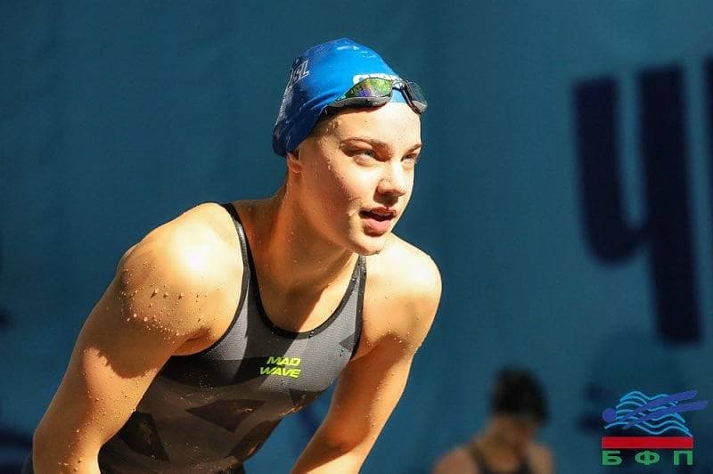 Анастасия Шкурдай выиграла заплыв на 100 м в Казани