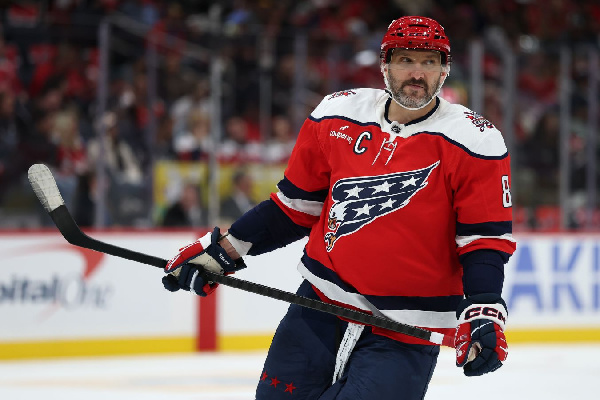 Александр Овечкин прервал голевую серию: сколько россиянину осталось до рекорда Гретцки?