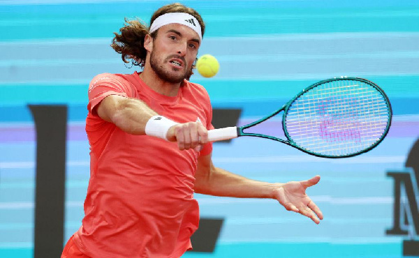 Стефанос Циципас без проблем вышел в четвертьфинал турнира ATP в Барселоне