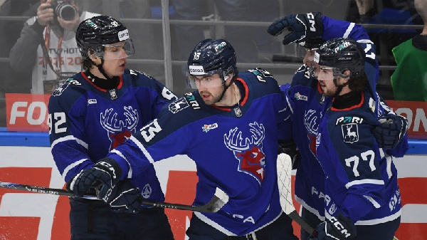 "Торпедо" пропустило ТРИ шайбы за минуту до конца матча и прервало серию из шести побед в КХЛ