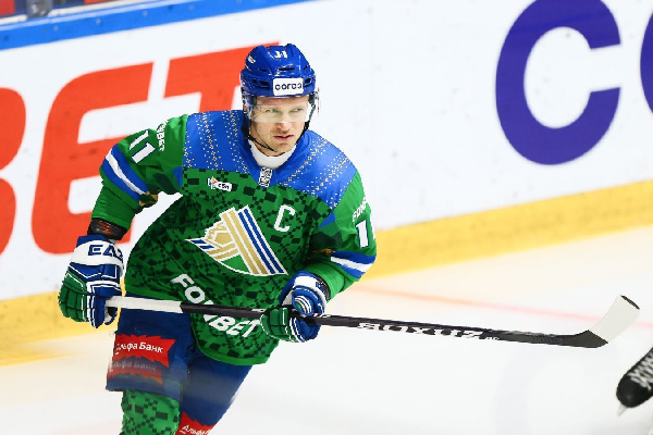 Капитан "Салавата" повторил рекорд плей-офф КХЛ по числу матчей среди защитников