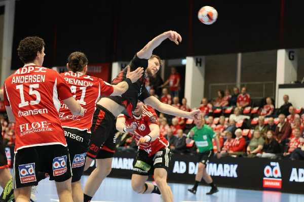 Источник: Гандболист сборной Беларуси продолжит карьеру в македонском "Вардаре"