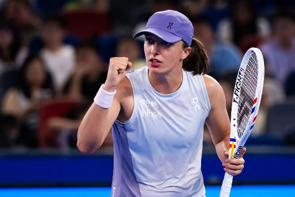 Вторая ракетка мира уверенно вышла в четвертьфинал турнира в Ухане 