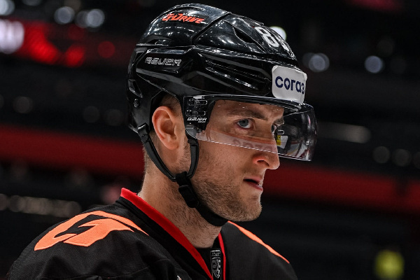 "Видимо, его атаковало привидение": Буше — о травме экс-хоккеиста минского "Динамо"