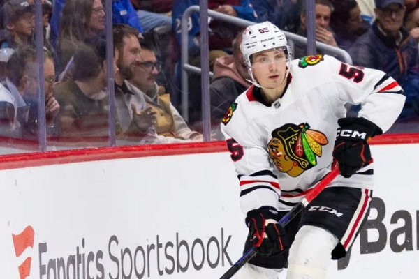 Ассист Левшунова помог "Чикаго" переиграть одного из лидеров НХЛ: Видео