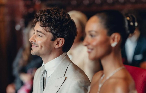 Пилот Формулы-1 Леклер официально сыграл первую часть свадьбы: когда вторая?