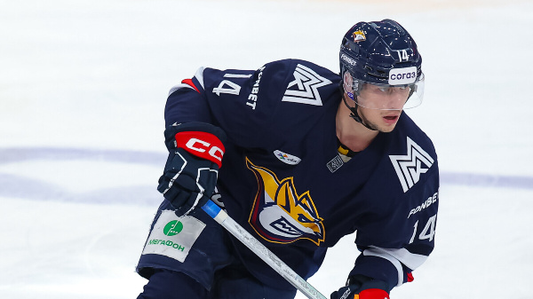 Хоккеист лучшей команды КХЛ после тяжелой травмы будет восстанавливаться в России