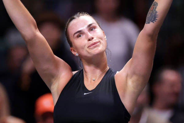 Арина Соболенко появилась на обложке очередного модного журнала: Фото