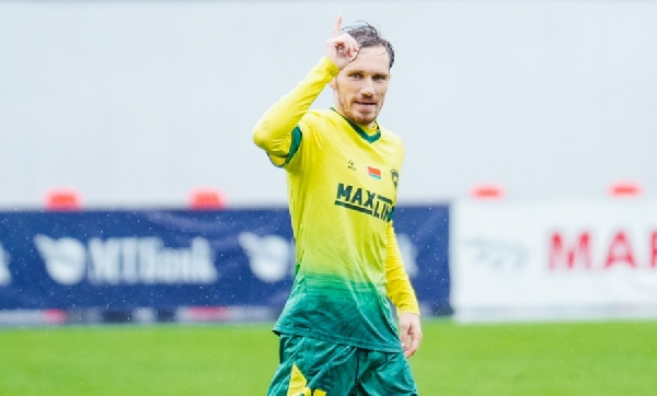 "Круто играть и тренироваться с ним": Полузащитник "МЛ Витебск" — о Николсоне