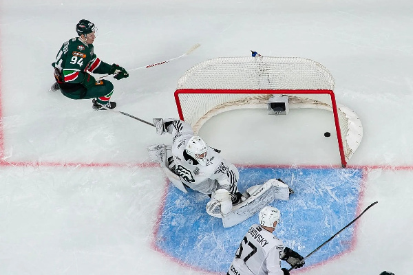 В КХЛ разъяснили отмену шайбы "Ак Барса" в ворота "Трактора"