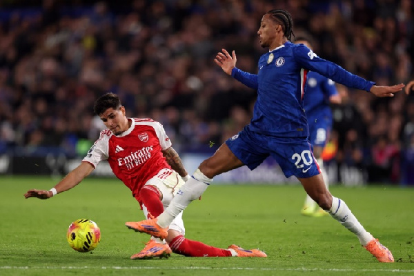 "Челси" в меньшинстве отобрал очки у "Арсенала": итоги дня в АПЛ
