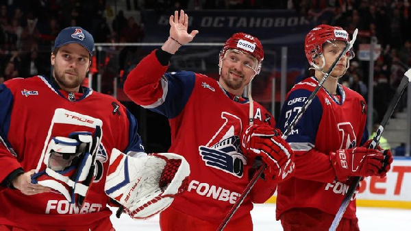 "Локомотив" минимально обыграл "Нефтехимик" в матче КХЛ