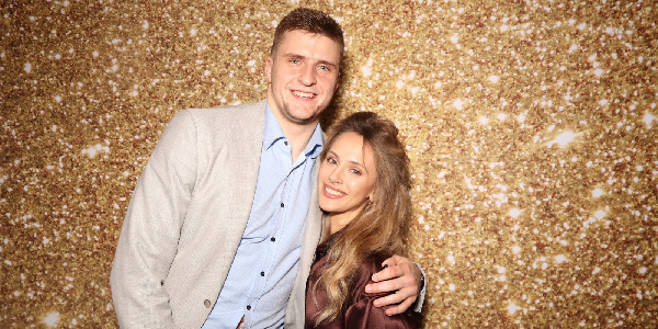 "Нет ничего лучше и сильнее любви": жена Протаса показала букет от мужа на 14 февраля