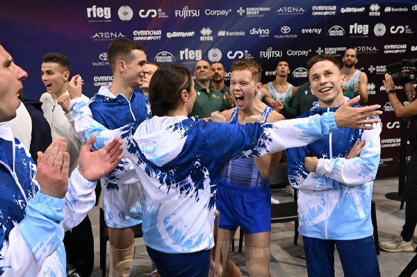 Президент НОК Беларуси Лукашенко поздравил белорусских батутистов с выступлением на ЧМ