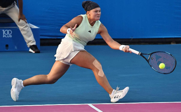 Российская теннисистка Шнайдер обыграла экс-соотечественницу, представляющую Австрию